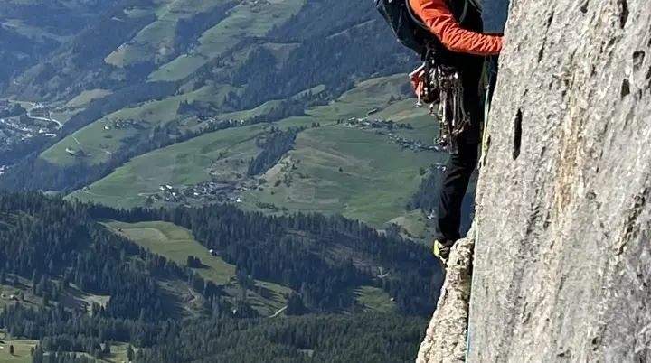 Person im Fels am Klettern | © DAV Bielefeld