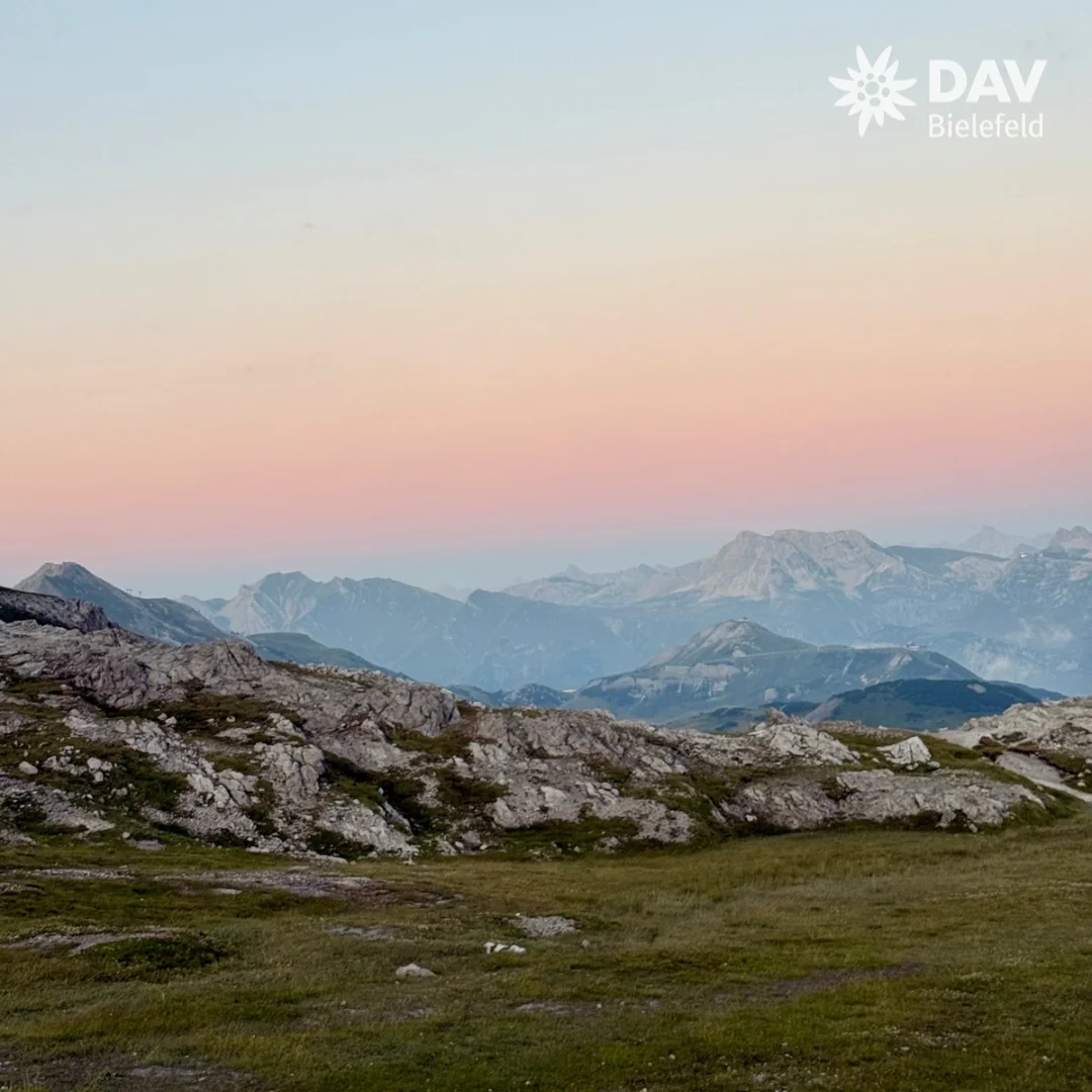 Die Alpen bei Sonnenaufgang | © Dav Bielefeld