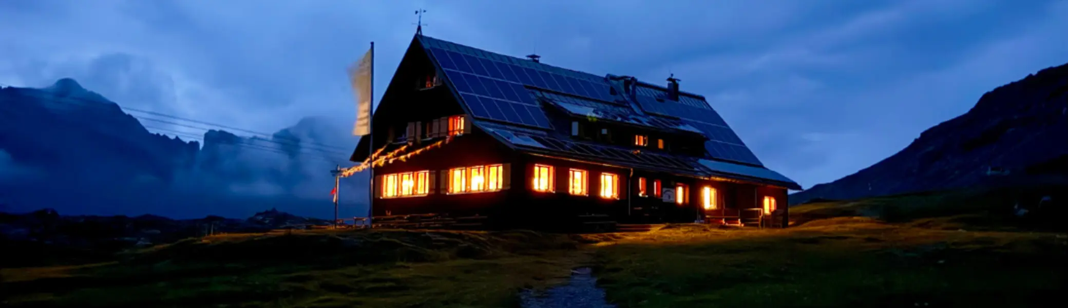 Eine Hütte in der Dämmerung | © DAV Bielefeld