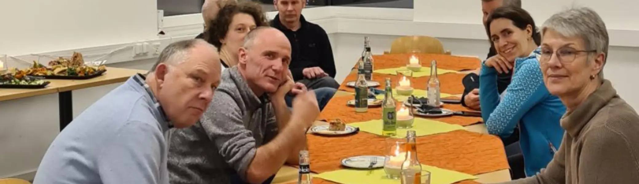 Ehrenamtliche beim gemütlichen Austausch bei der Würdigung | © Thomas Fromme