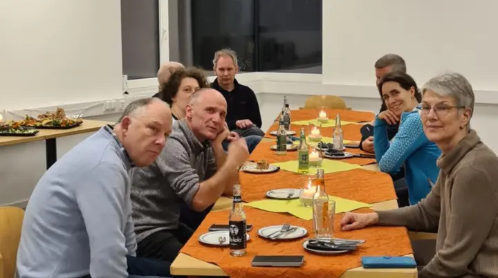 Ehrenamtliche beim gemütlichen Austausch bei der Würdigung | © Thomas Fromme